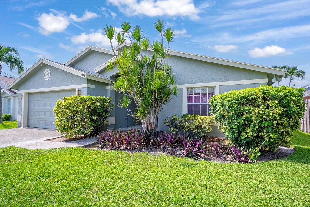 Photo of 6123 Dania Street, Jupiter, FL 33458 (MLS # R11009081)