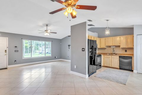 A home in Loxahatchee