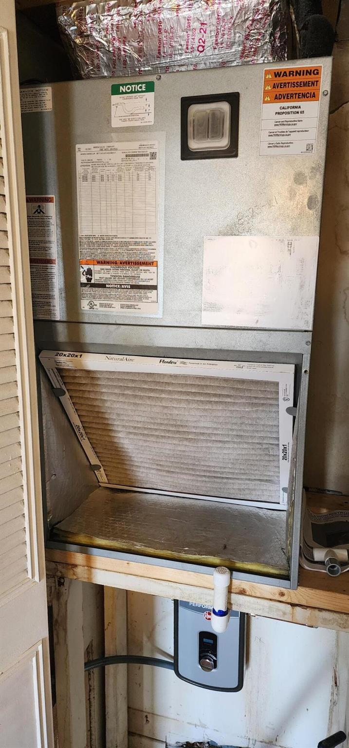 GOLDEN LAKES VILLAGE COND - Residential