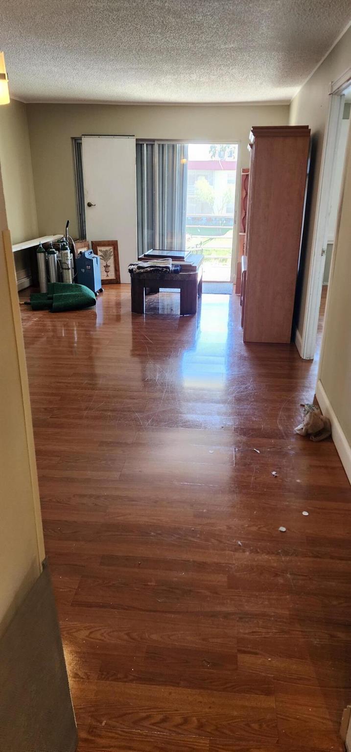 GOLDEN LAKES VILLAGE COND - Residential