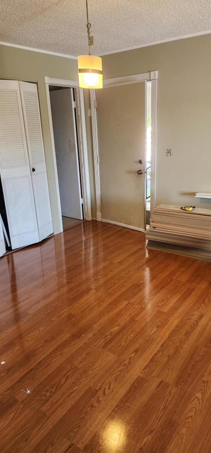 GOLDEN LAKES VILLAGE COND - Residential