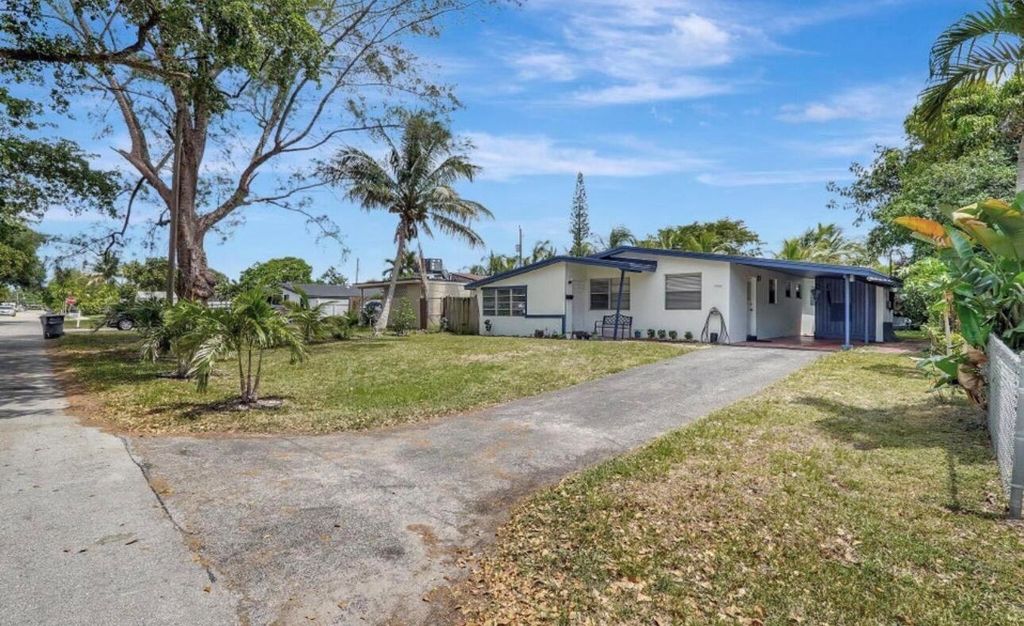 Photo of 7530 Atlanta Street, Hollywood, FL 33024 (MLS # R11145133)