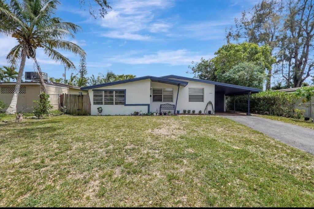 Photo of 7530 Atlanta Street, Hollywood, FL 33024 (MLS # R11145133)