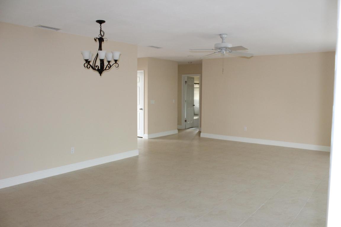 BOCA RATON SQUARE UNIT 8 - Residential Lease