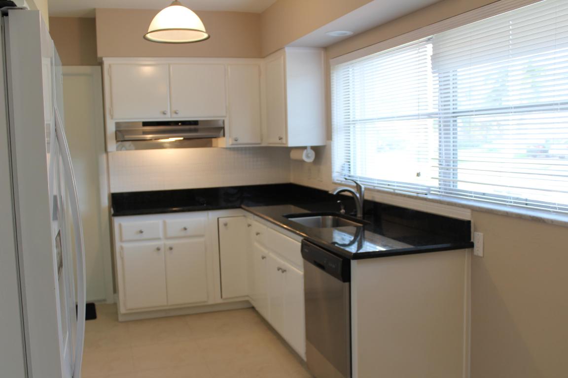 BOCA RATON SQUARE UNIT 8 - Residential Lease