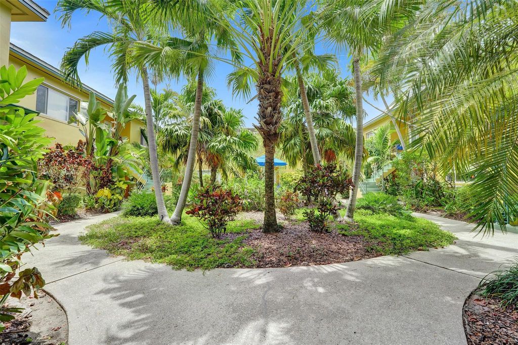 Photo of 729 NE 16th Ave #729D, Fort Lauderdale, FL 33304 (MLS # F10540508)