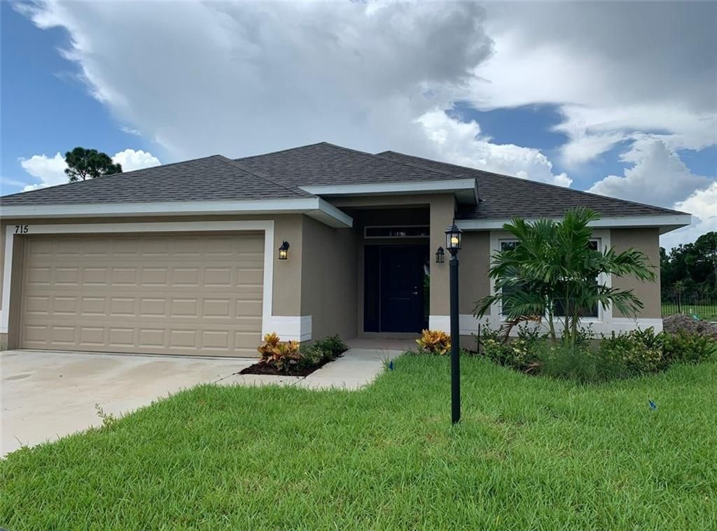 Photo of 715 NE Turtleback Trail, Port Saint Lucie, FL 34983 (MLS # F10286835)