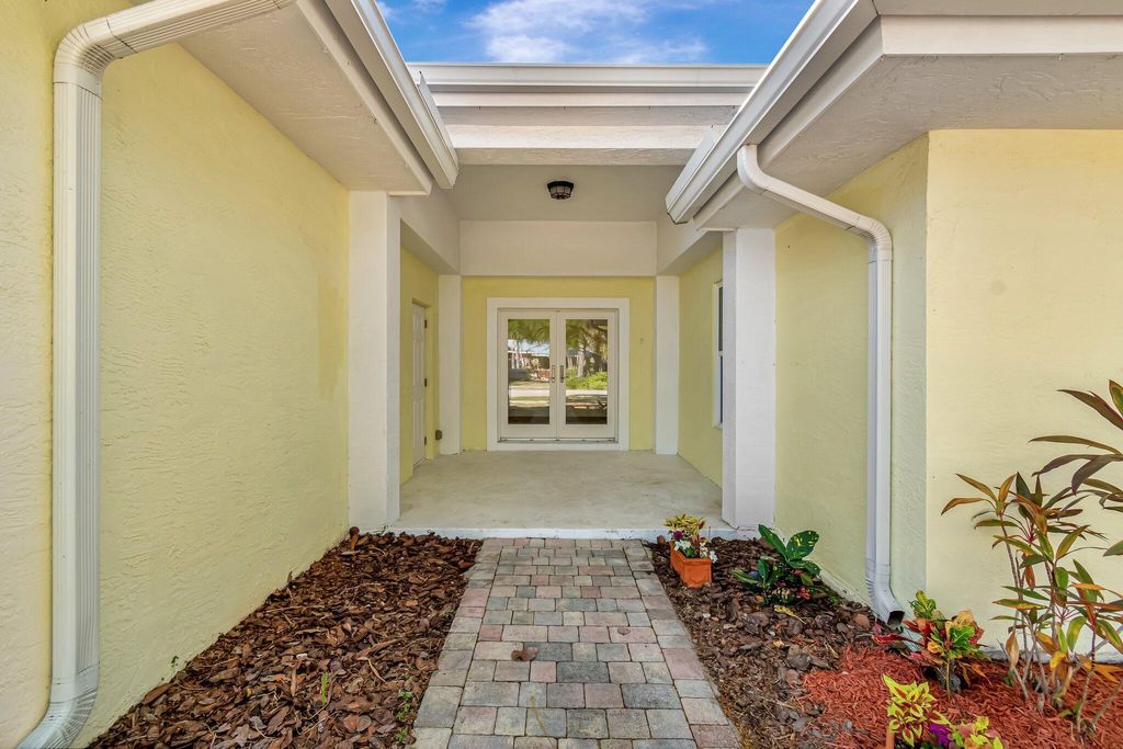 Photo of 646 SW 4 Street, Boca Raton, FL 33486 (MLS # R11041859)