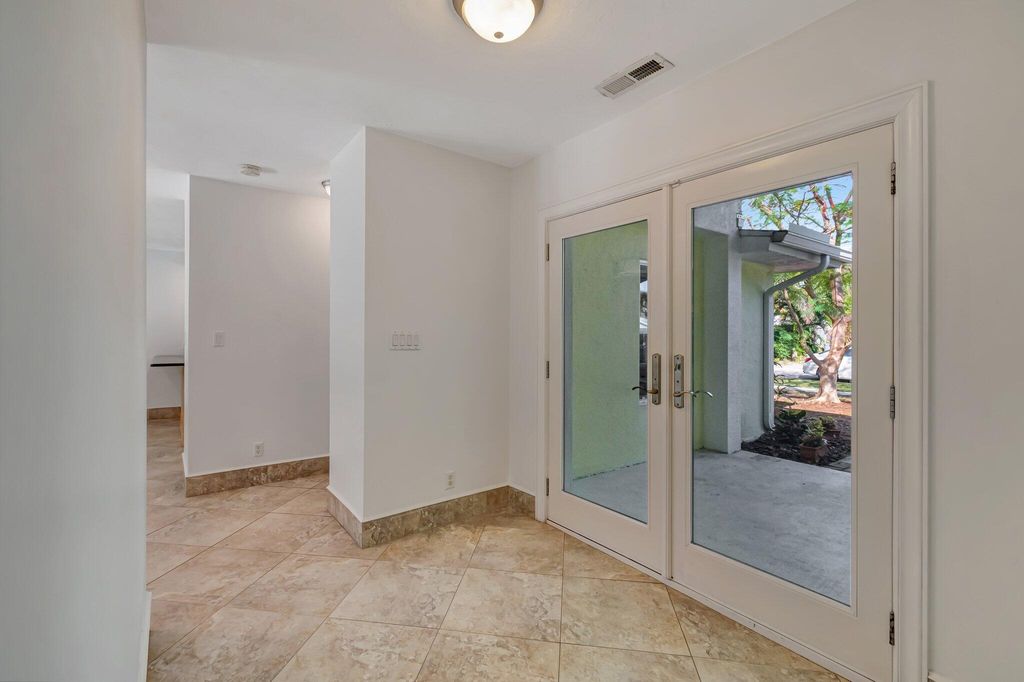 Photo of 646 SW 4 Street, Boca Raton, FL 33486 (MLS # R11041859)