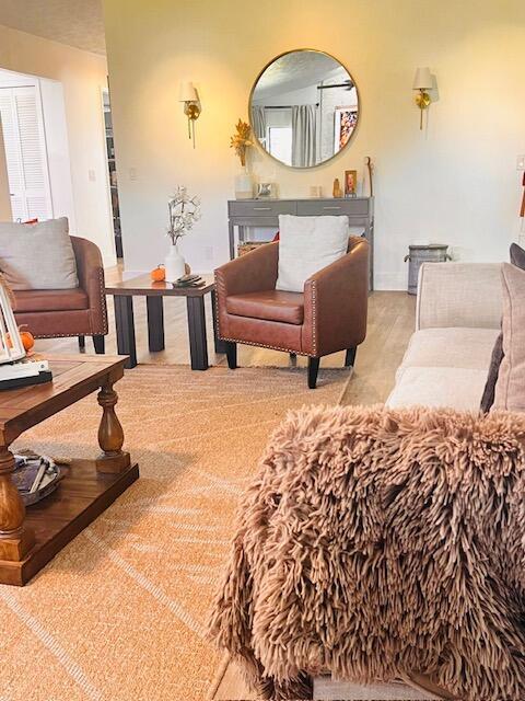 MID-RIVERS YACHT AND COUN - Residential