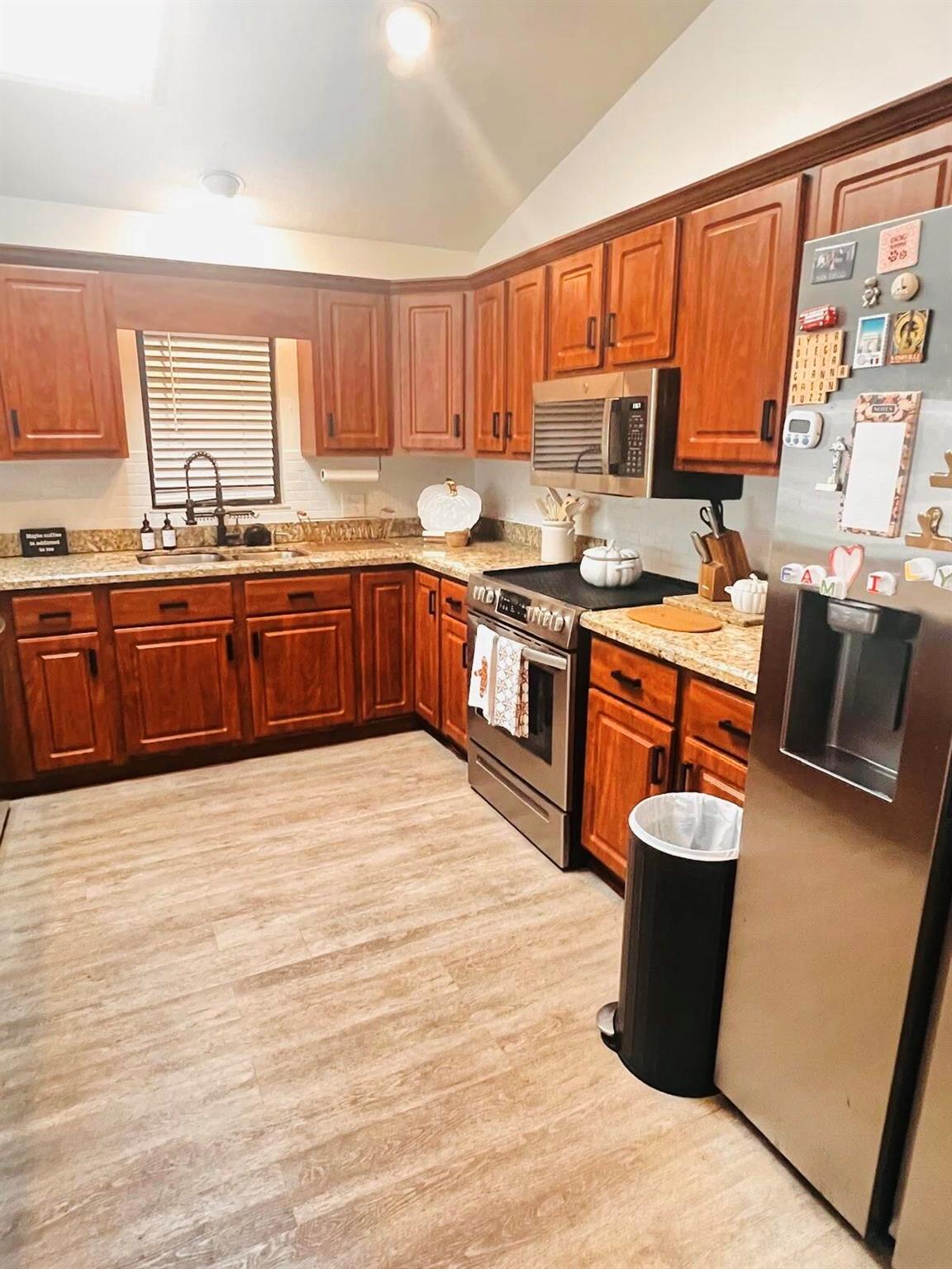 MID-RIVERS YACHT AND COUN - Residential