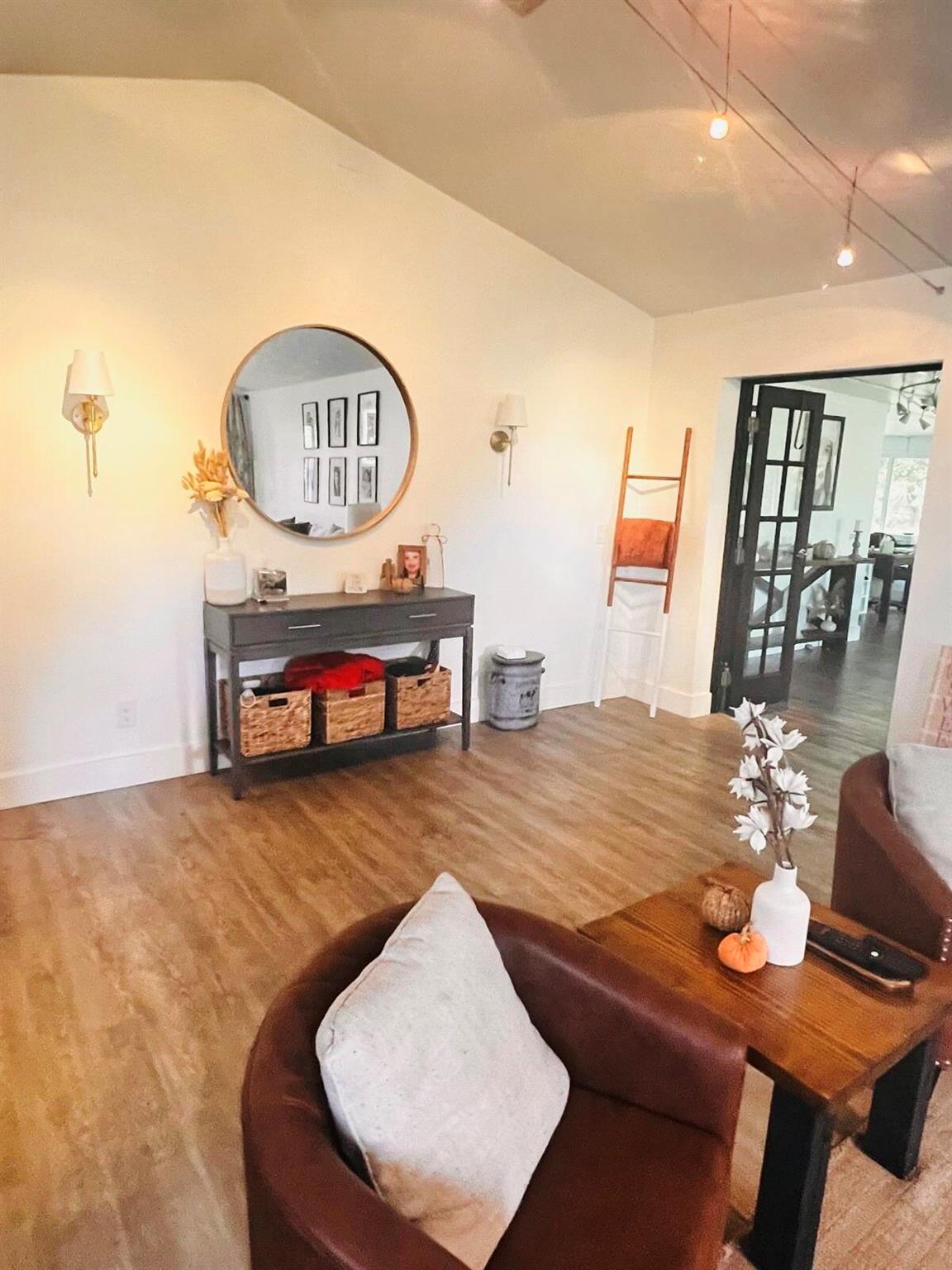 MID-RIVERS YACHT AND COUN - Residential