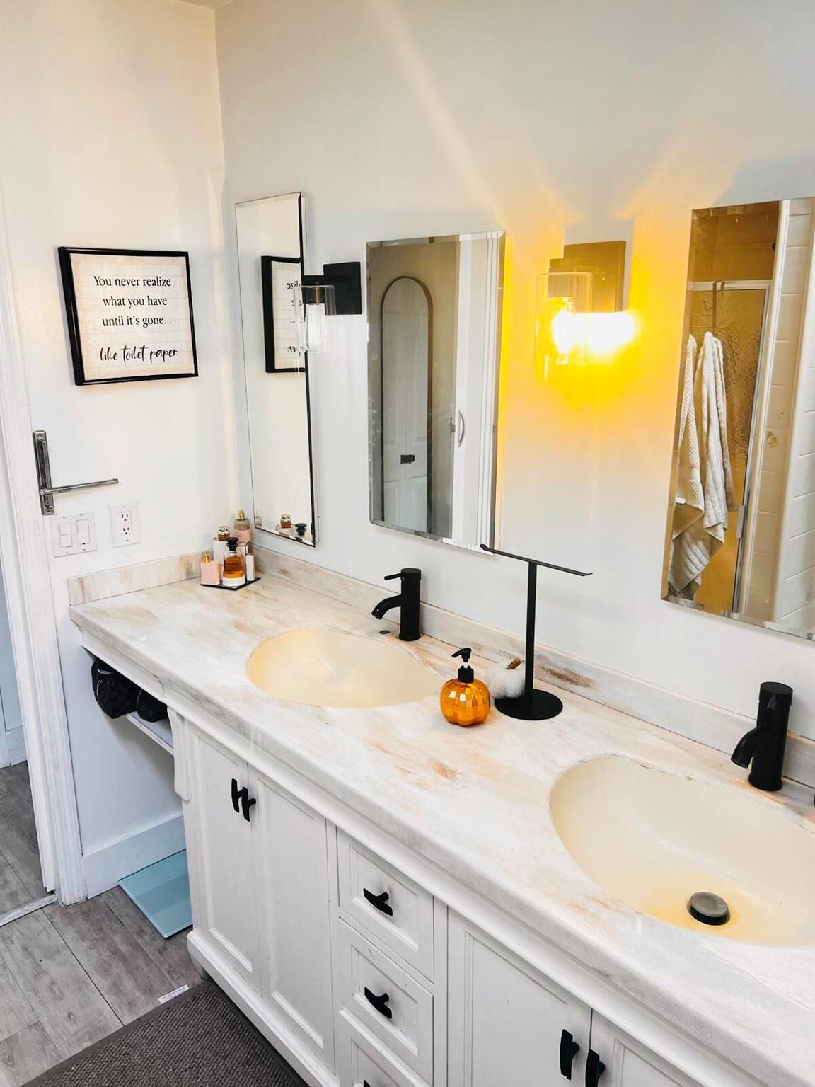 MID-RIVERS YACHT AND COUN - Residential