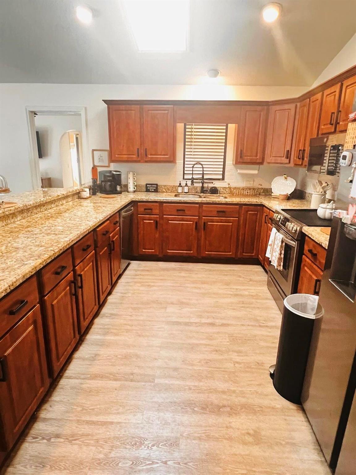 MID-RIVERS YACHT AND COUN - Residential