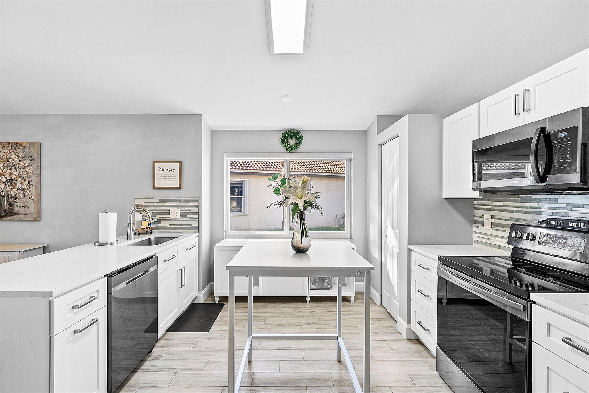 RAINBOW LAKES TR E - Residential