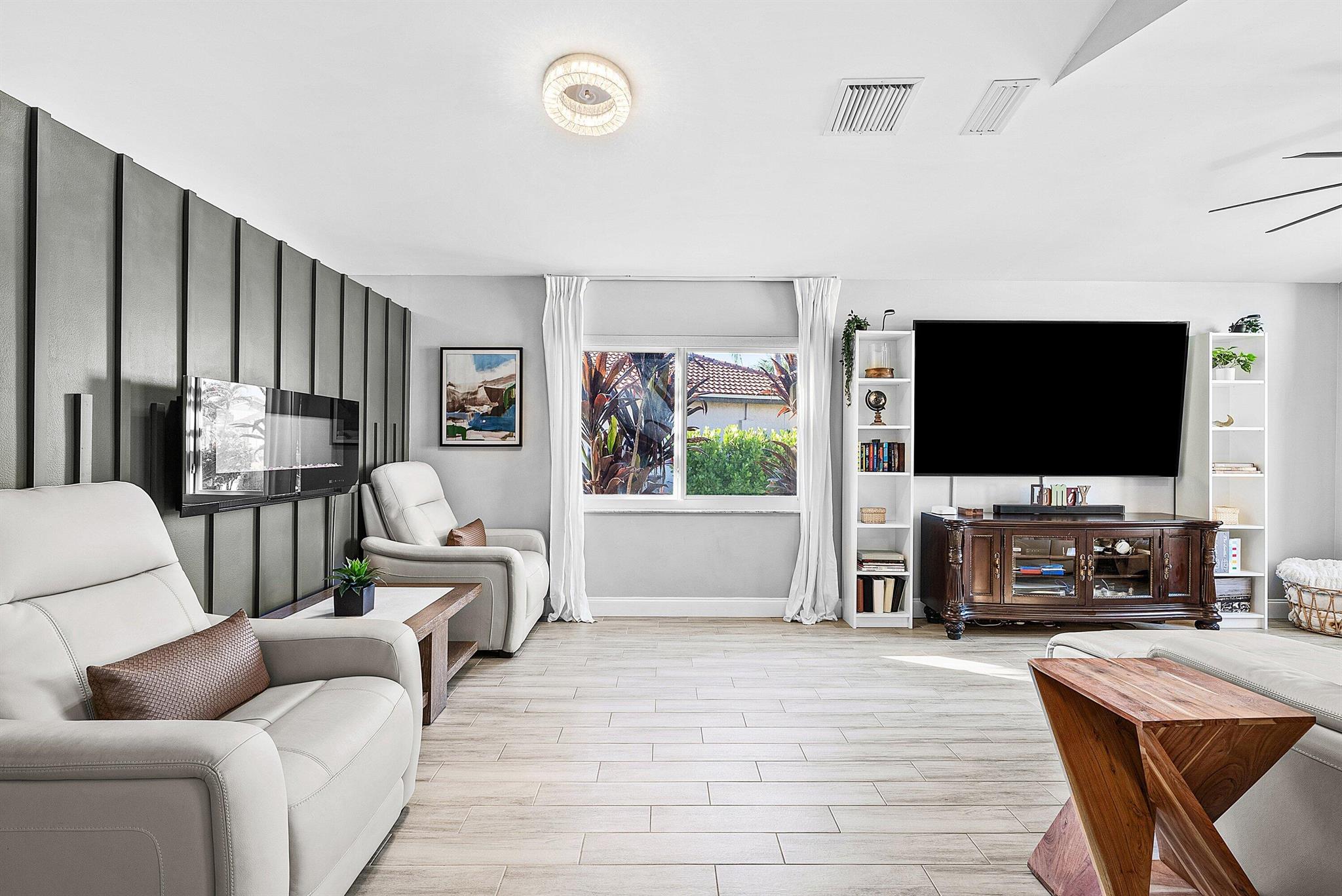 RAINBOW LAKES TR E - Residential