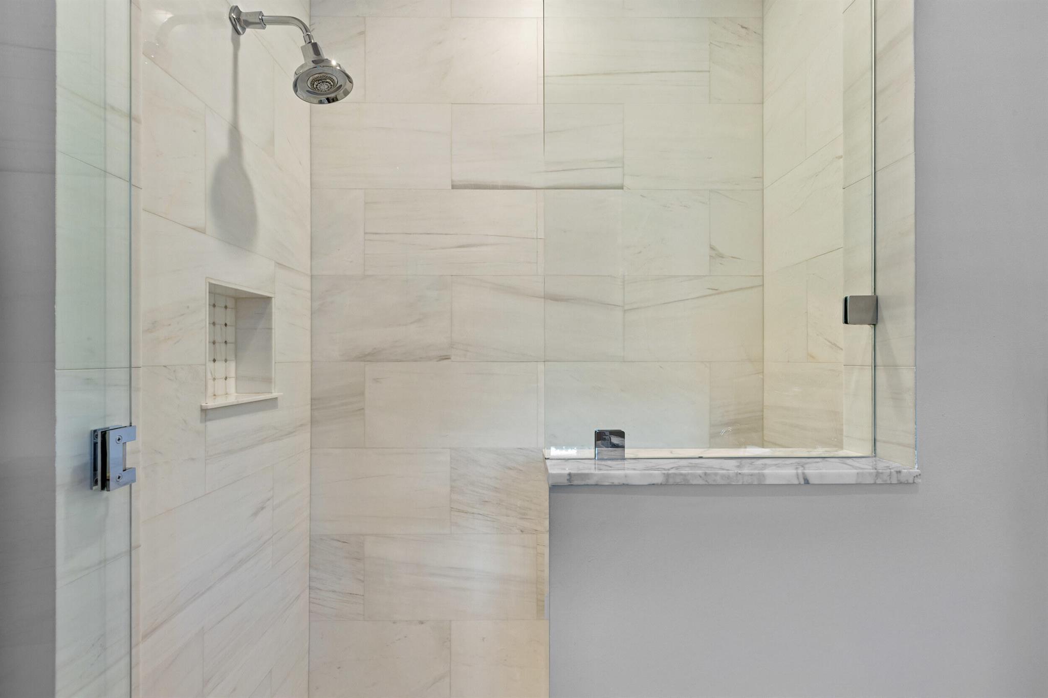 PINE POINT - Residential