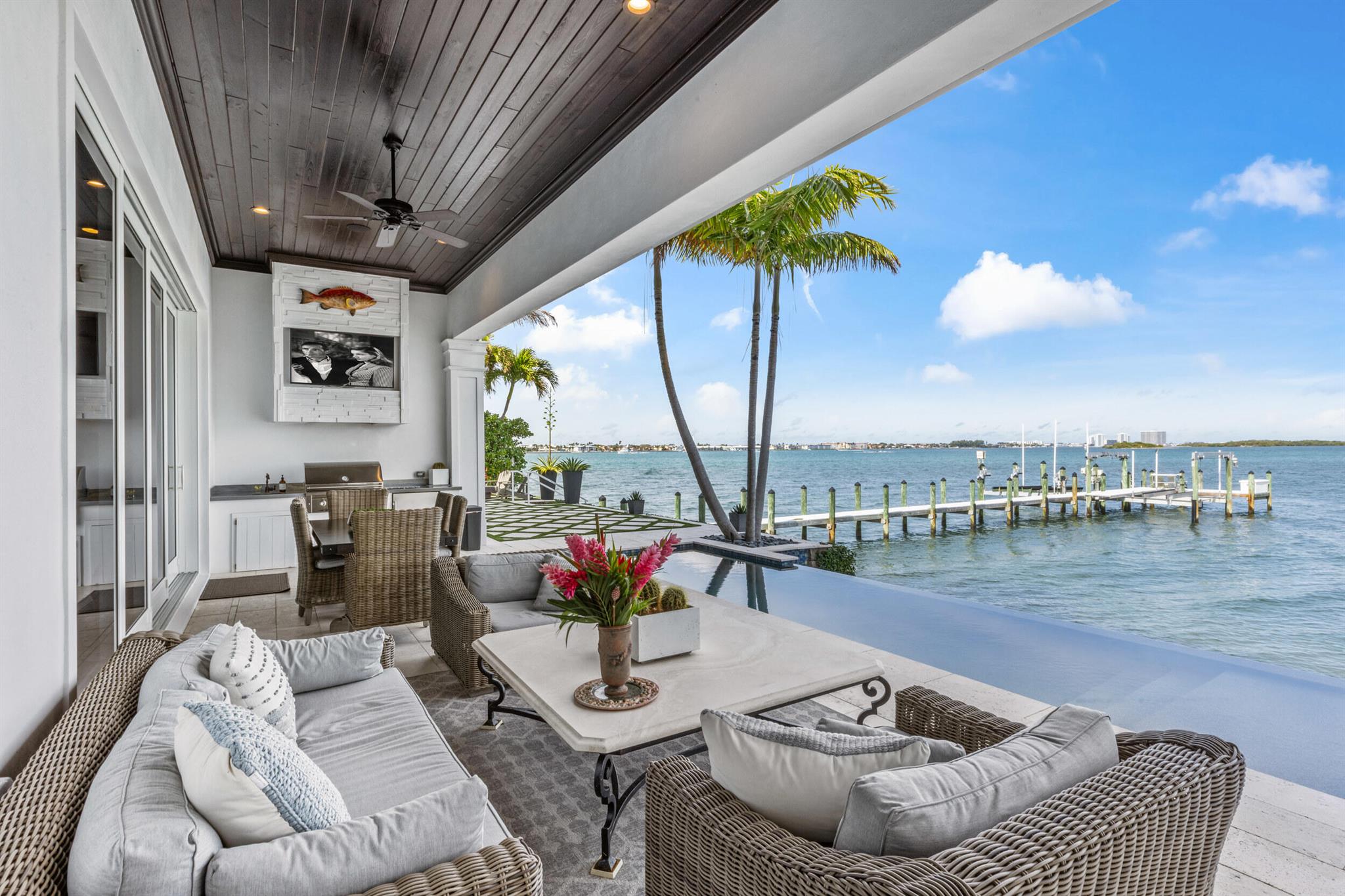 PINE POINT - Residential