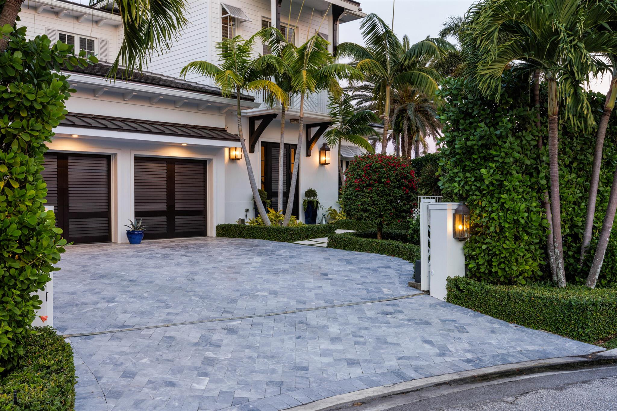 PINE POINT - Residential