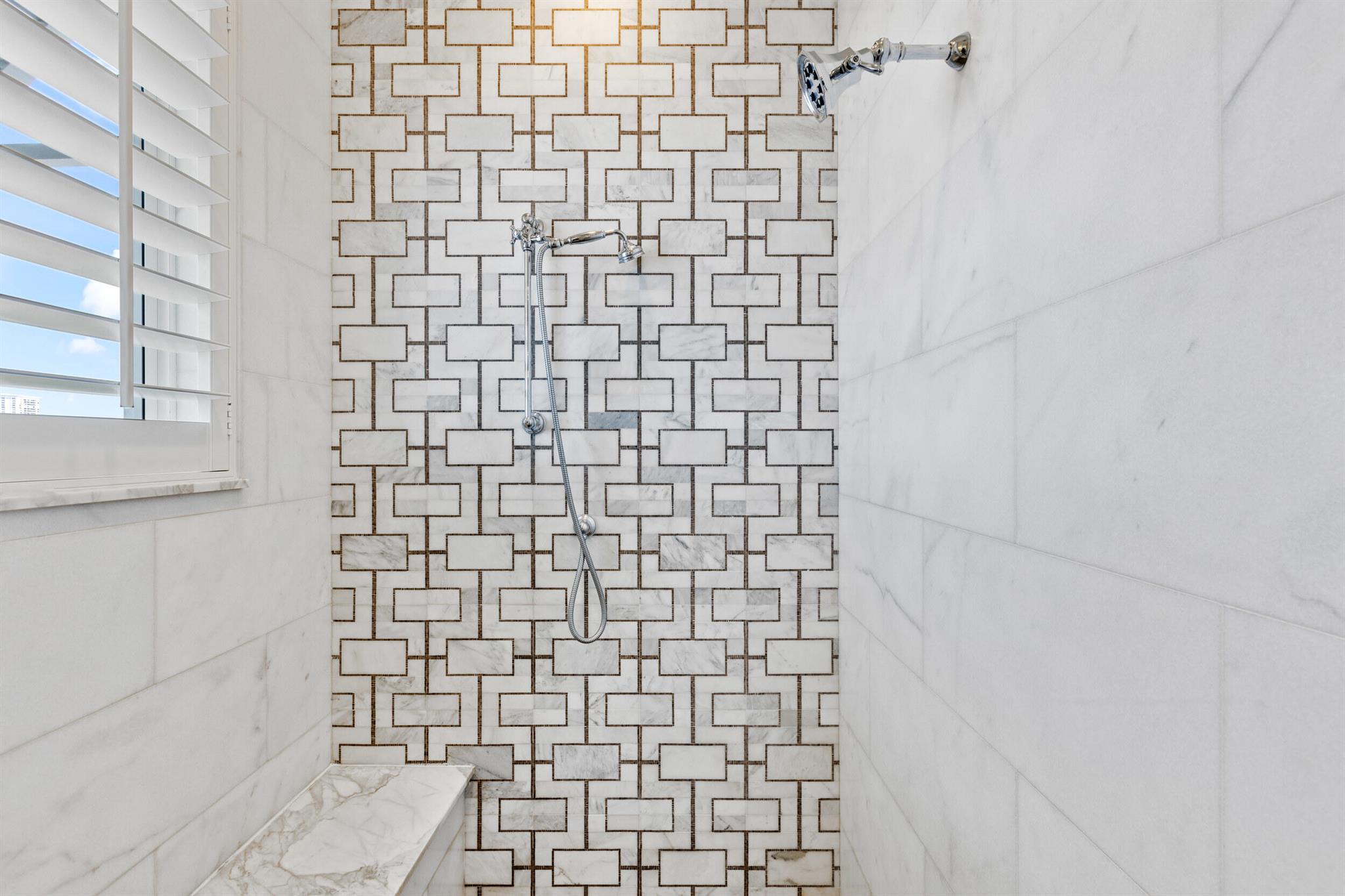 PINE POINT - Residential