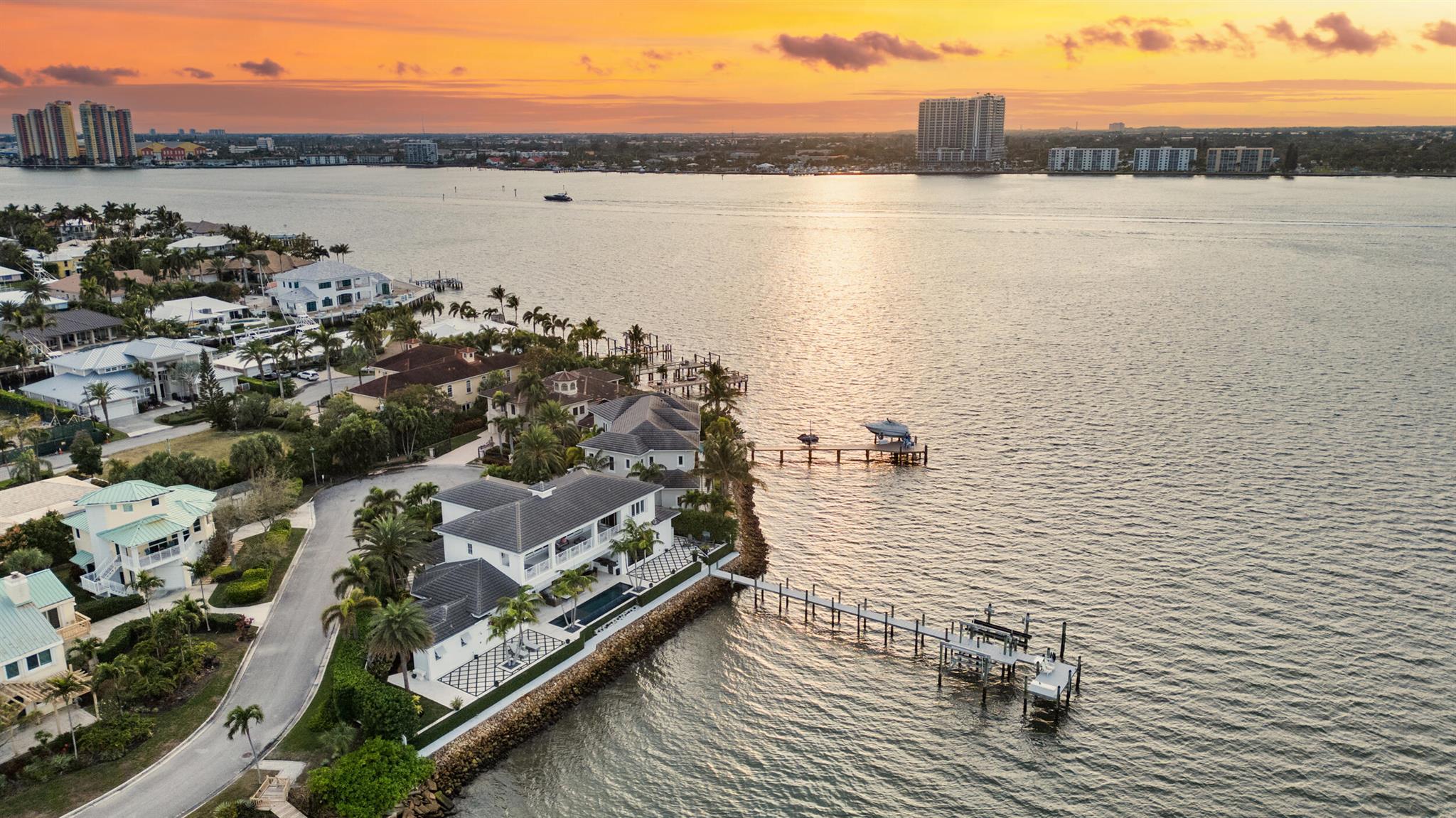 PINE POINT - Residential