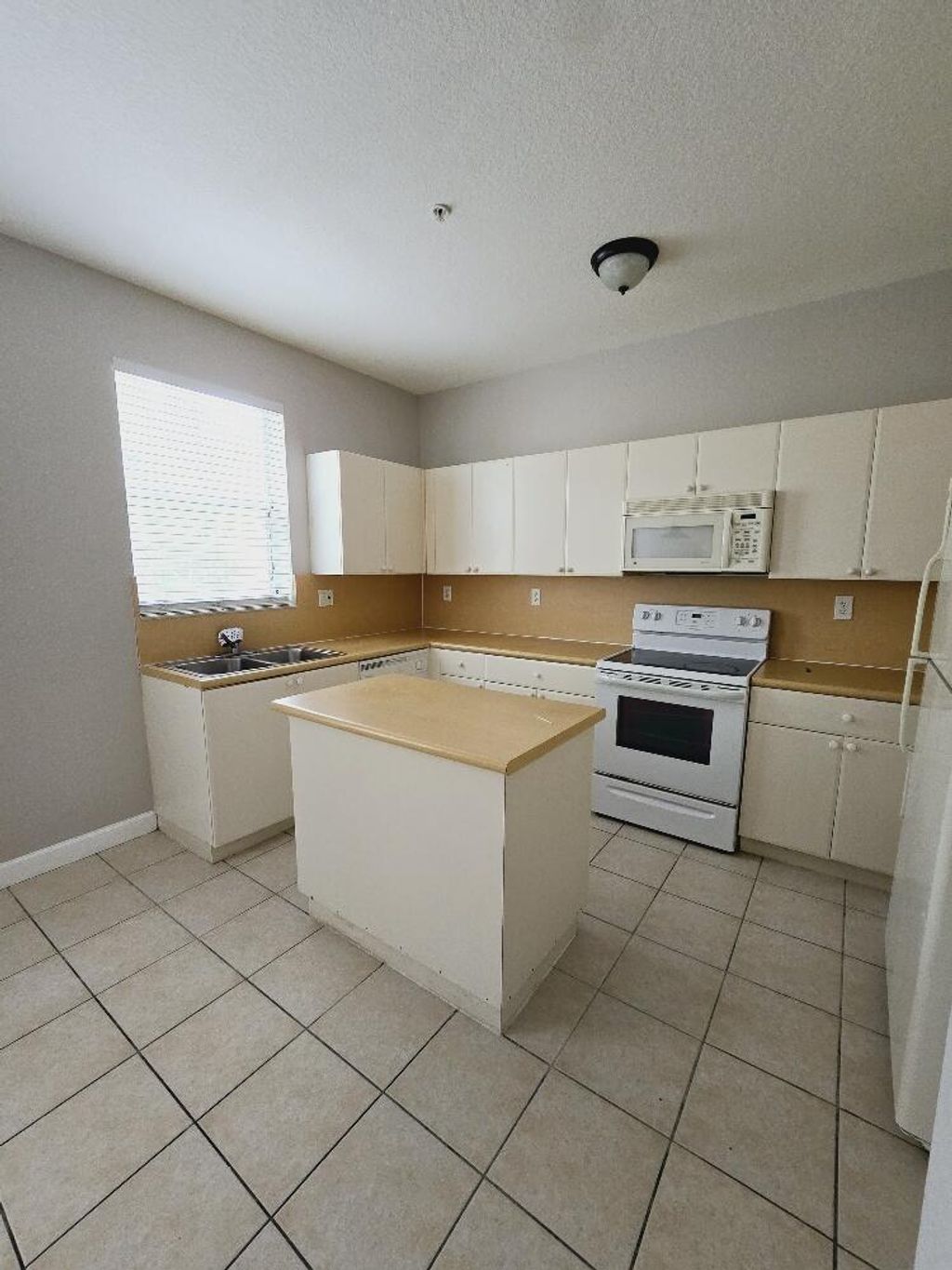 Photo of 3803 Shoma Drive, Royal Palm Beach, FL 33414 (MLS # R11020305)