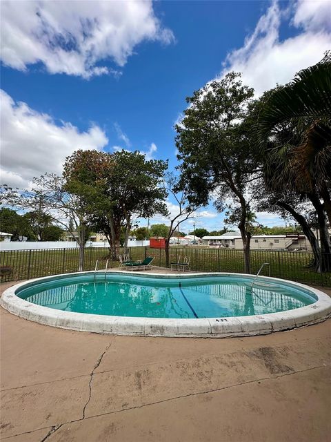 348 S Federal Hwy 2 Dania Beach FL 33004