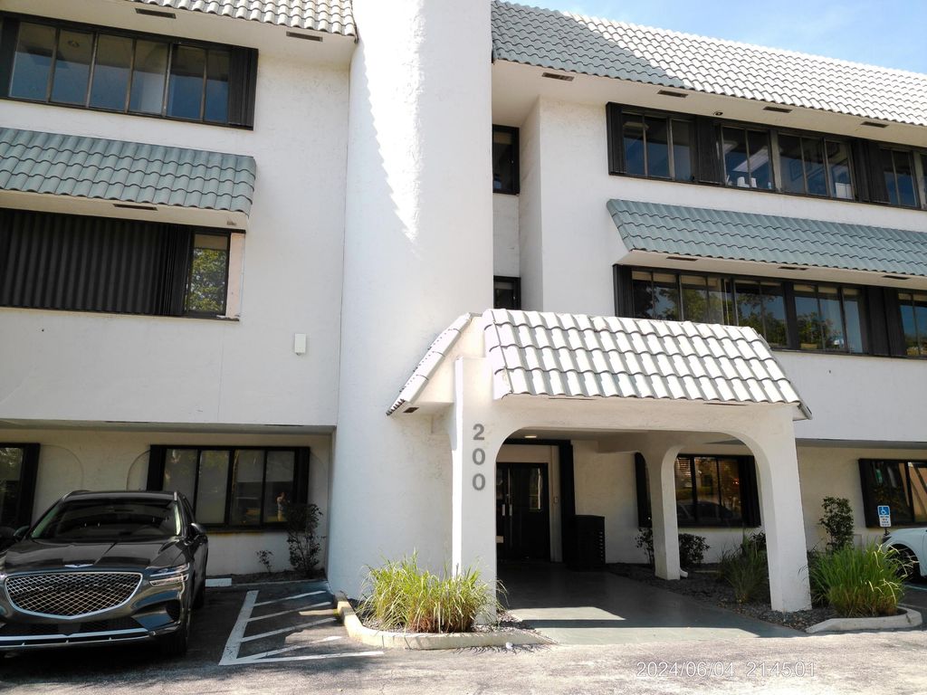 Photo of 200 W Palmetto Park Road, Boca Raton, FL 33432 (MLS # B26017895)