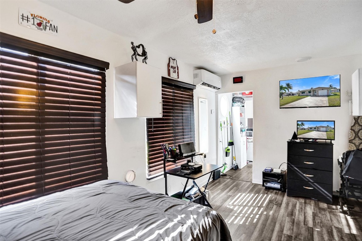 Crystal Lake 4th - Residential