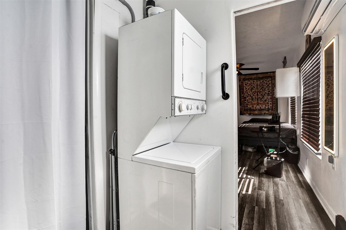 Crystal Lake 4th - Residential