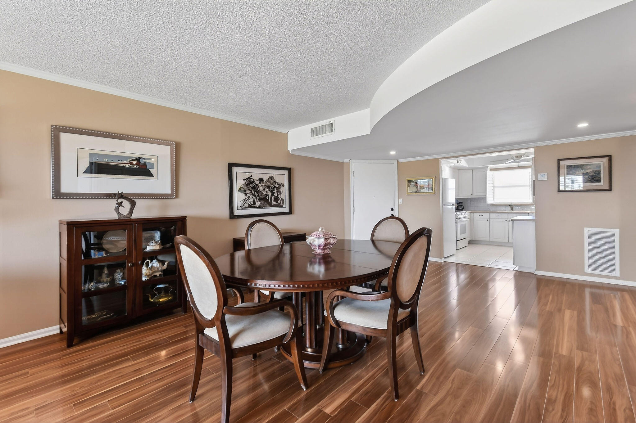 LAKE HARBOUR TOWERS EAST CONDO - Residential