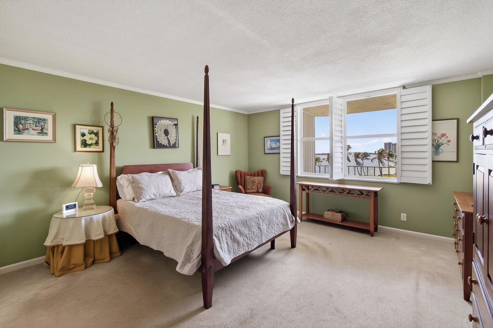 LAKE HARBOUR TOWERS EAST CONDO - Residential