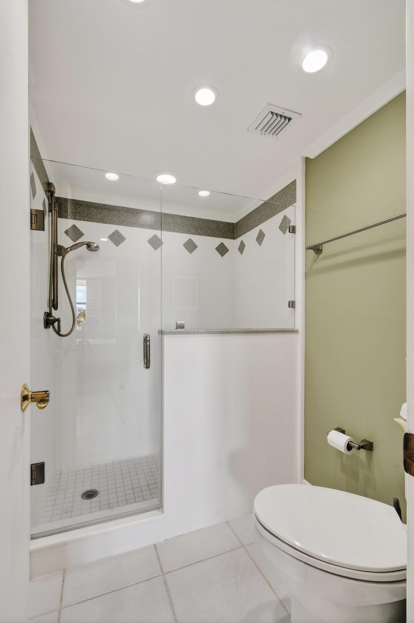 LAKE HARBOUR TOWERS EAST CONDO - Residential