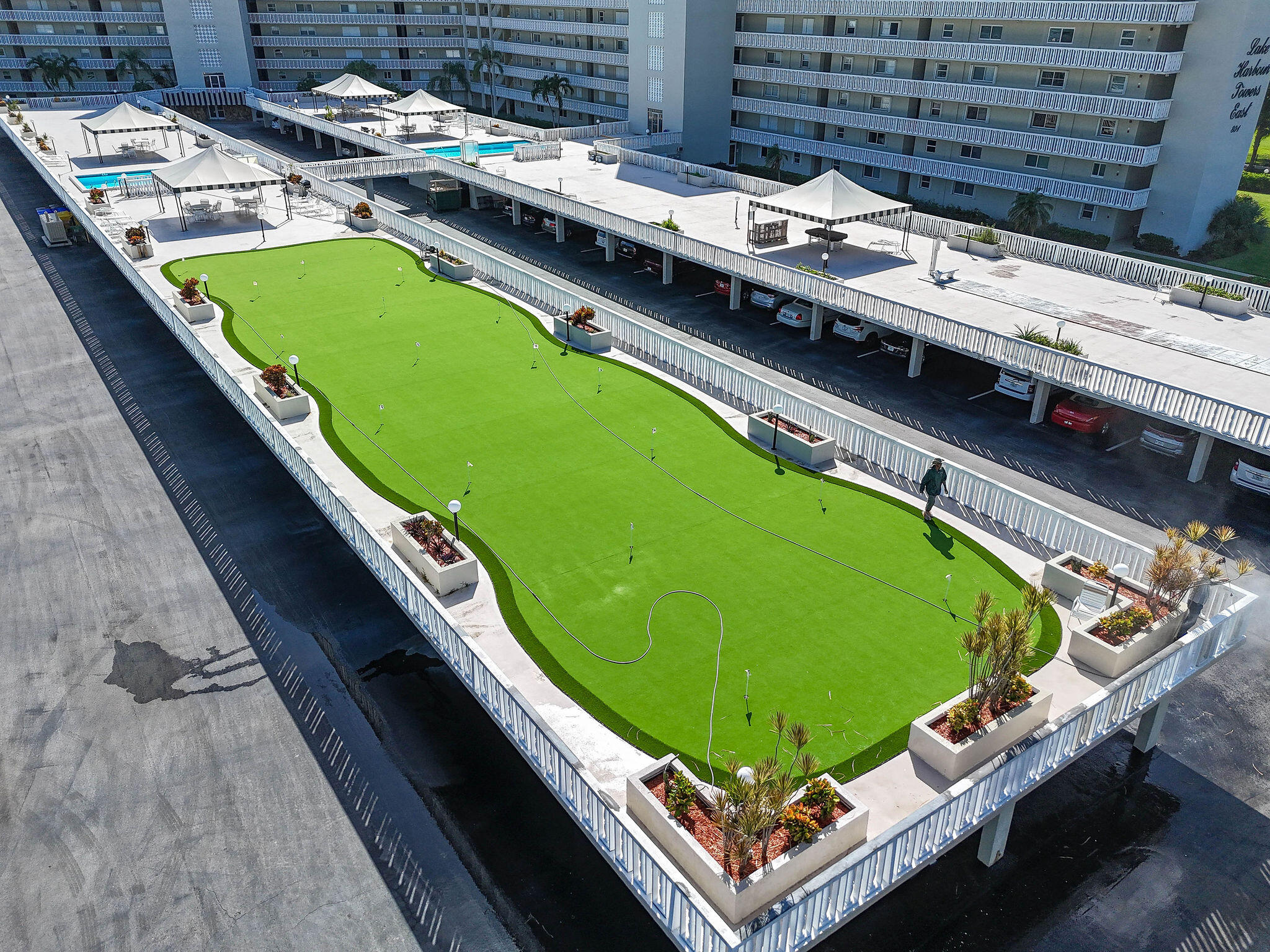 LAKE HARBOUR TOWERS EAST CONDO - Residential