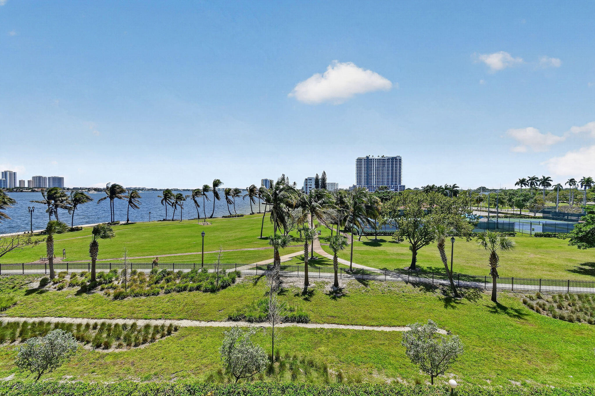 LAKE HARBOUR TOWERS EAST CONDO - Residential