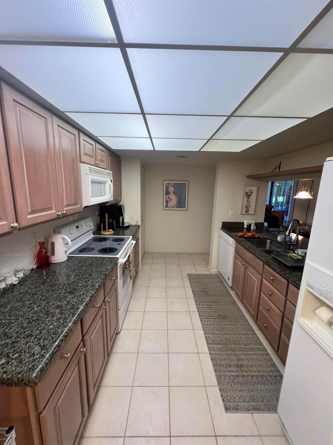 LAVERS DELRAY RACQUET CLU - Residential Lease