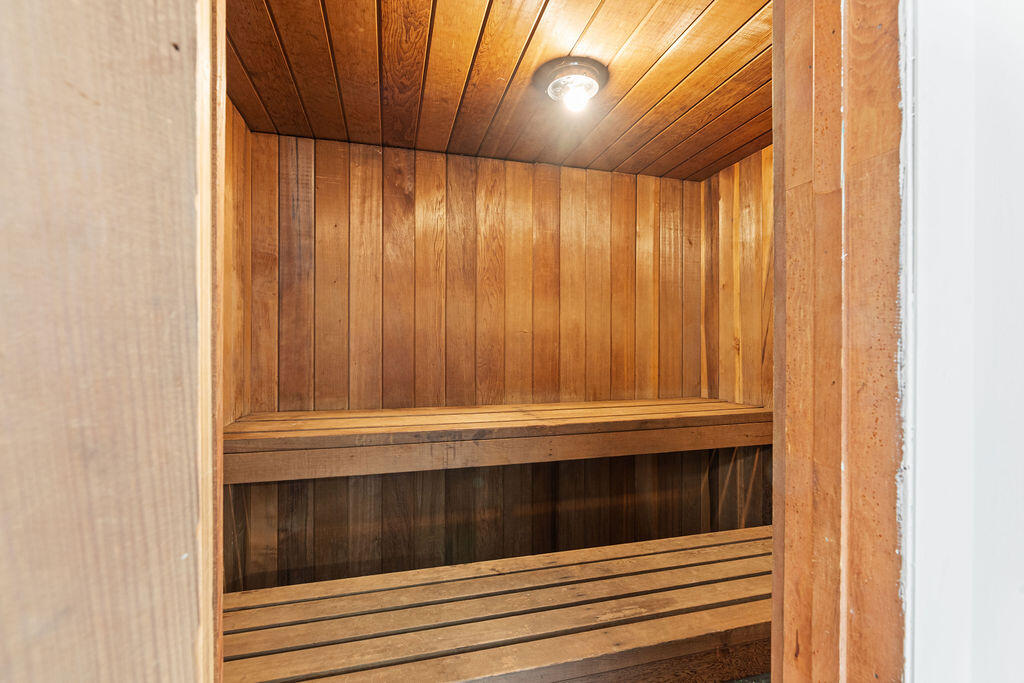 ISLANDS-MARTINIQUE CONDO - Residential Lease