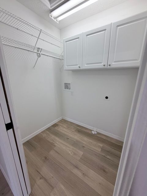 Tiny photo for 180 8th Court, Vero Beach, FL 32962 (MLS # B26052478)