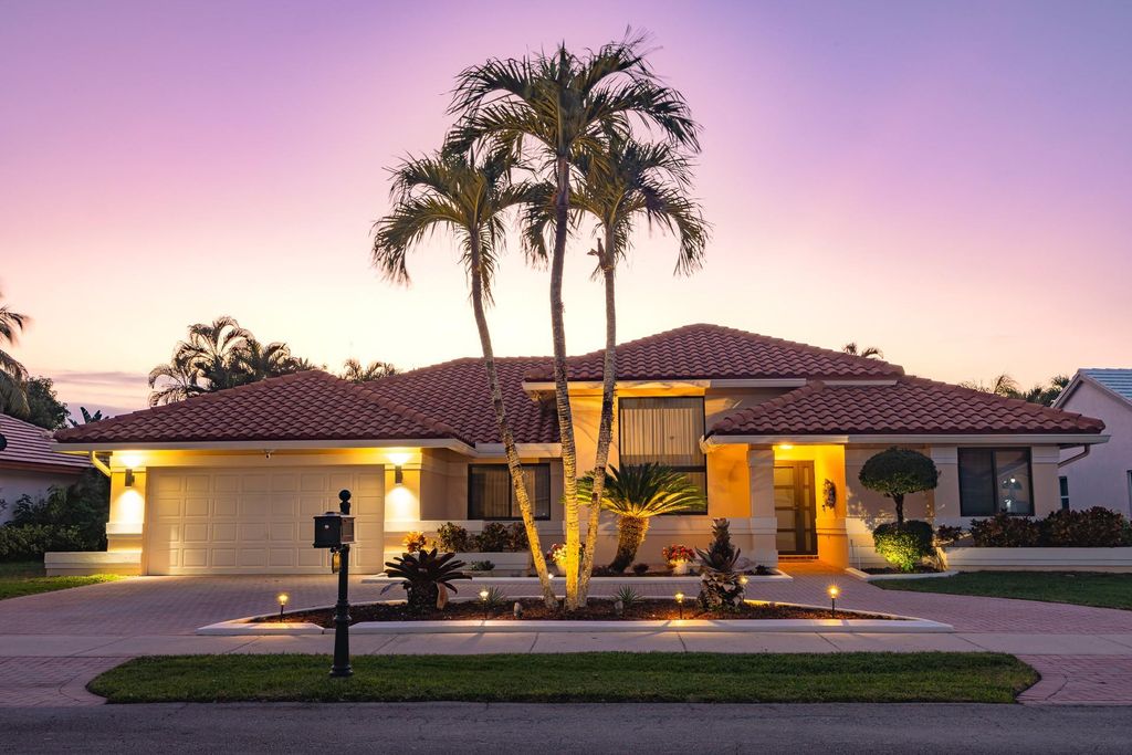 Photo of 3313 Ridge Trace, Davie, FL 33328 (MLS # F10552313)