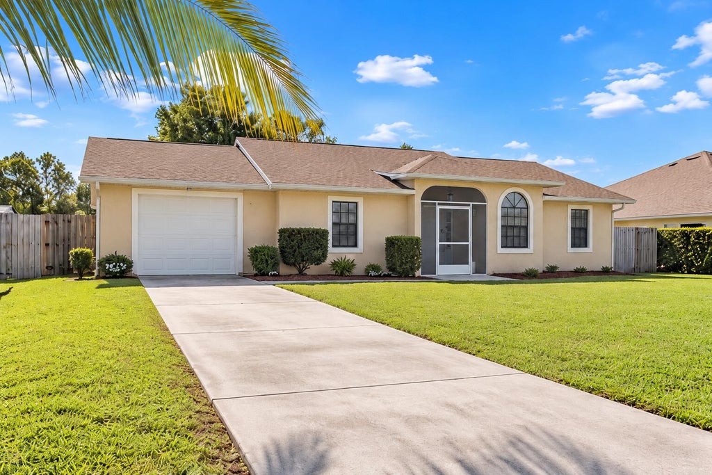 Photo of 2268 SE LONGHORN Avenue, Port Saint Lucie, FL 34952 (MLS # B26089639)