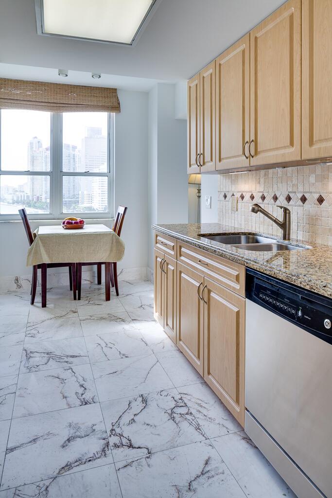 COURVOISIER COURTS CONDO - Residential Lease