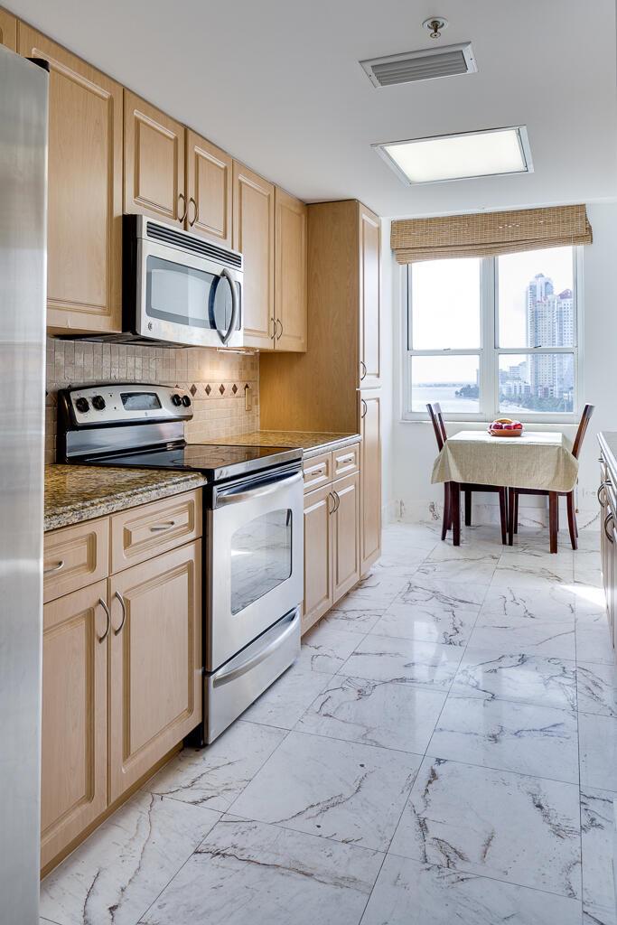 COURVOISIER COURTS CONDO - Residential Lease