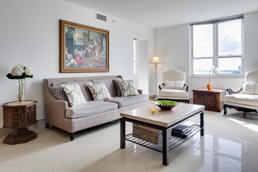 COURVOISIER COURTS CONDO - Residential Lease