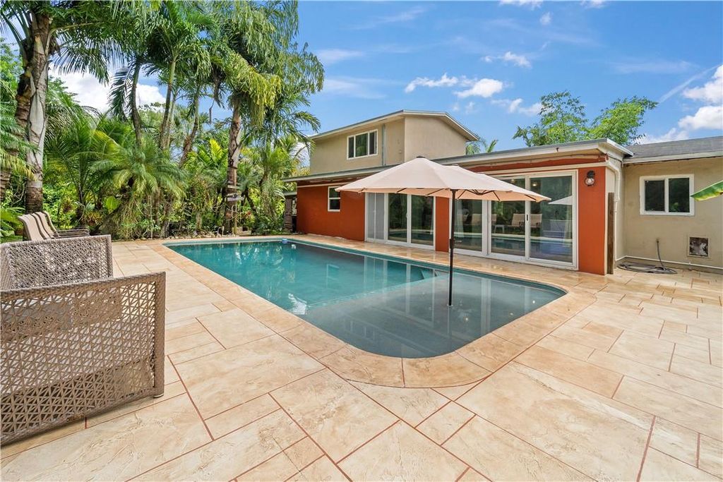 Photo of 315 Bryan Blvd, Plantation, FL 33317 (MLS # F10389263)