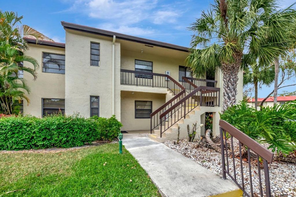 Photo of 21214 Lago Circle #8f, Boca Raton, FL 33433 (MLS # R11110678)
