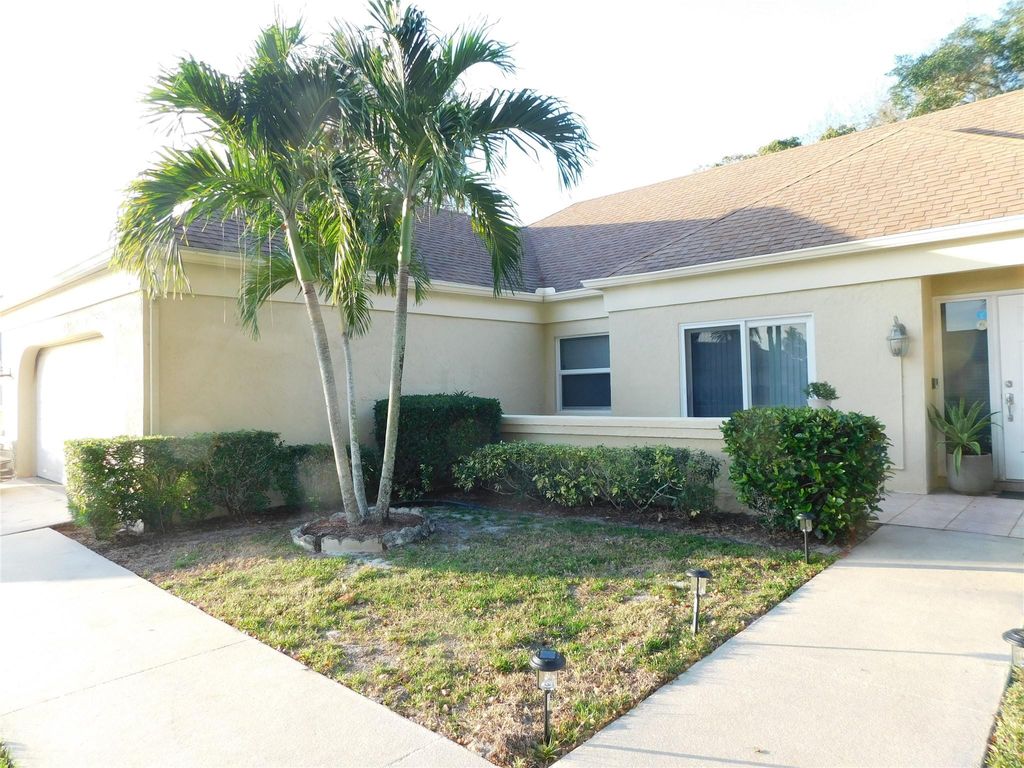 Photo of 10195 Greentrail Drive, Boynton Beach, FL 33436 (MLS # F10546210)