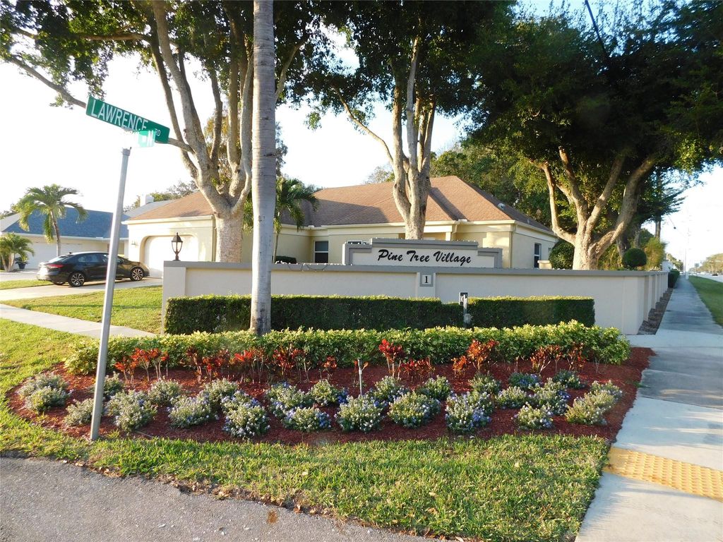 Photo of 10195 Greentrail Drive, Boynton Beach, FL 33436 (MLS # F10546210)