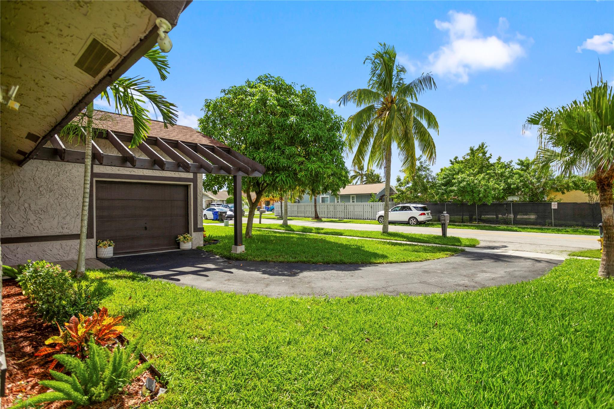 NORTH LAUDERDALE LANDINGS - Residential