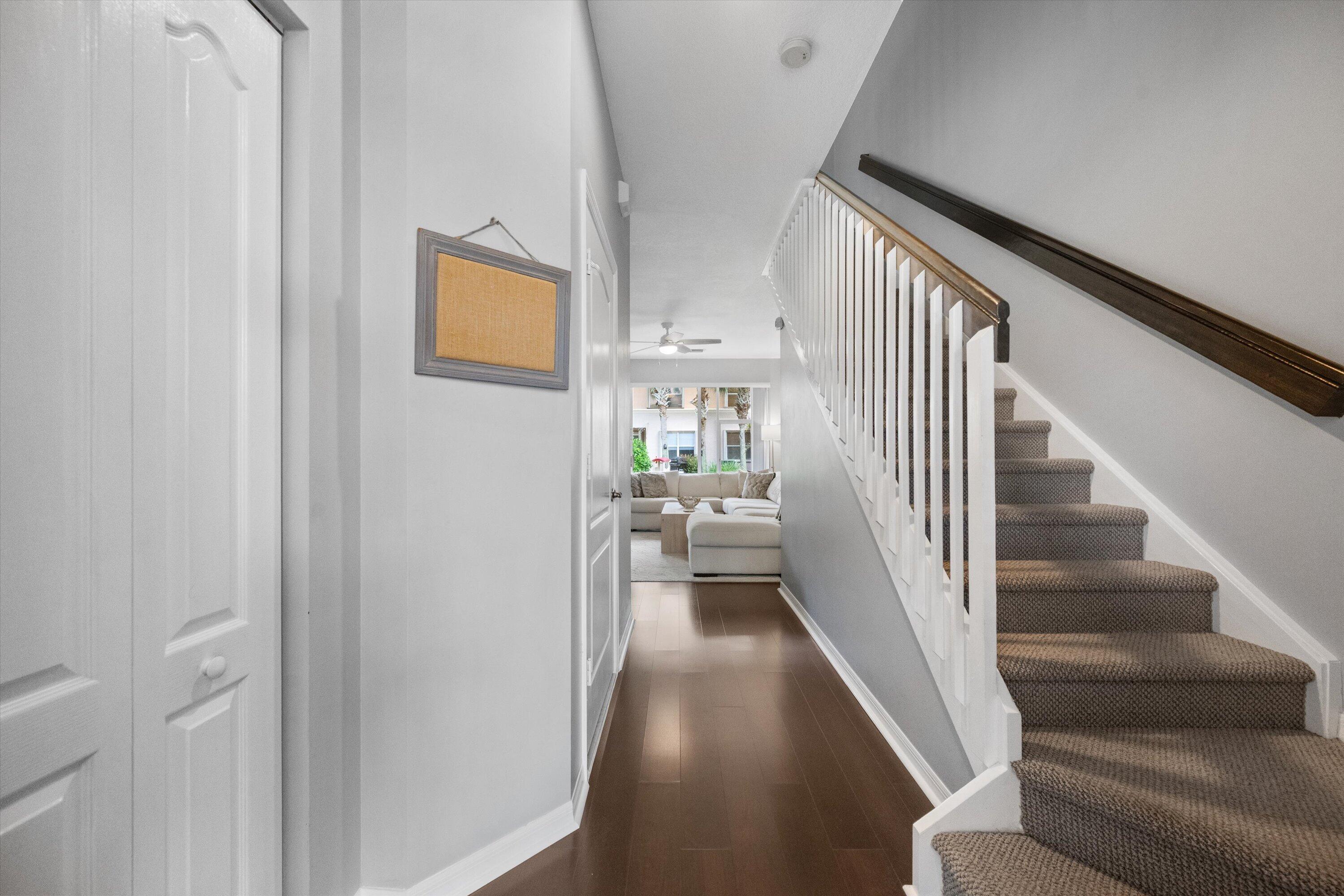 SEMINOLE ESTATES & TOWNHOMES - Residential