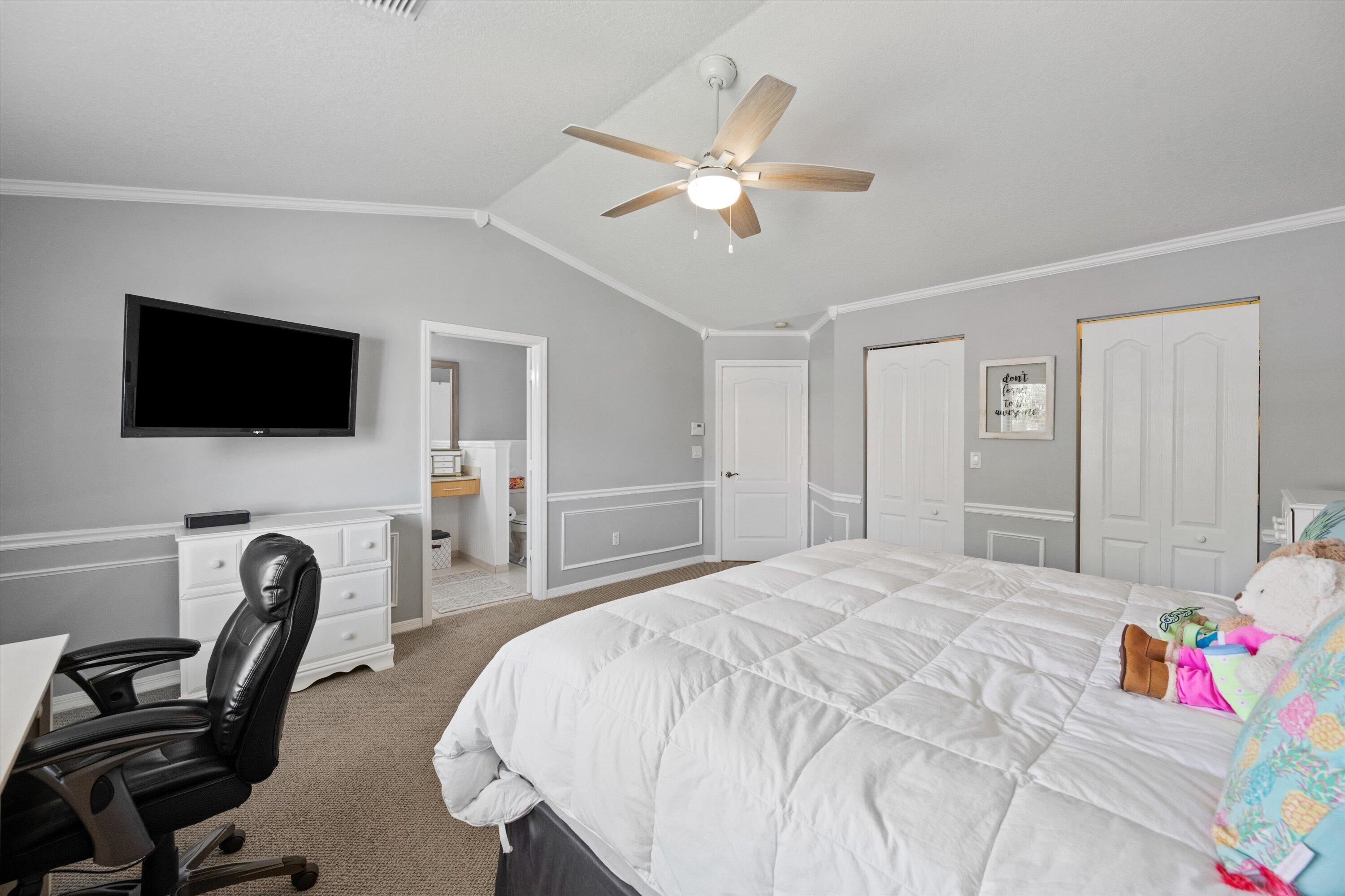 SEMINOLE ESTATES & TOWNHOMES - Residential